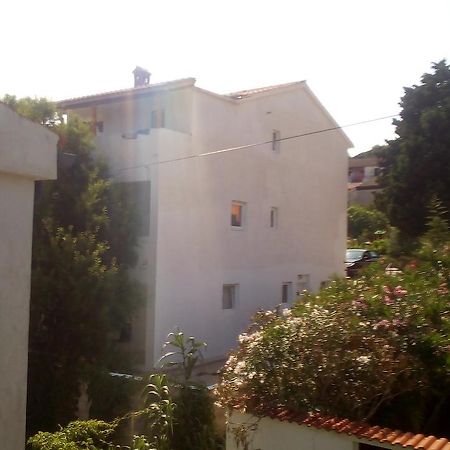 Apartments And Rooms Camelia Premantura Exteriör bild