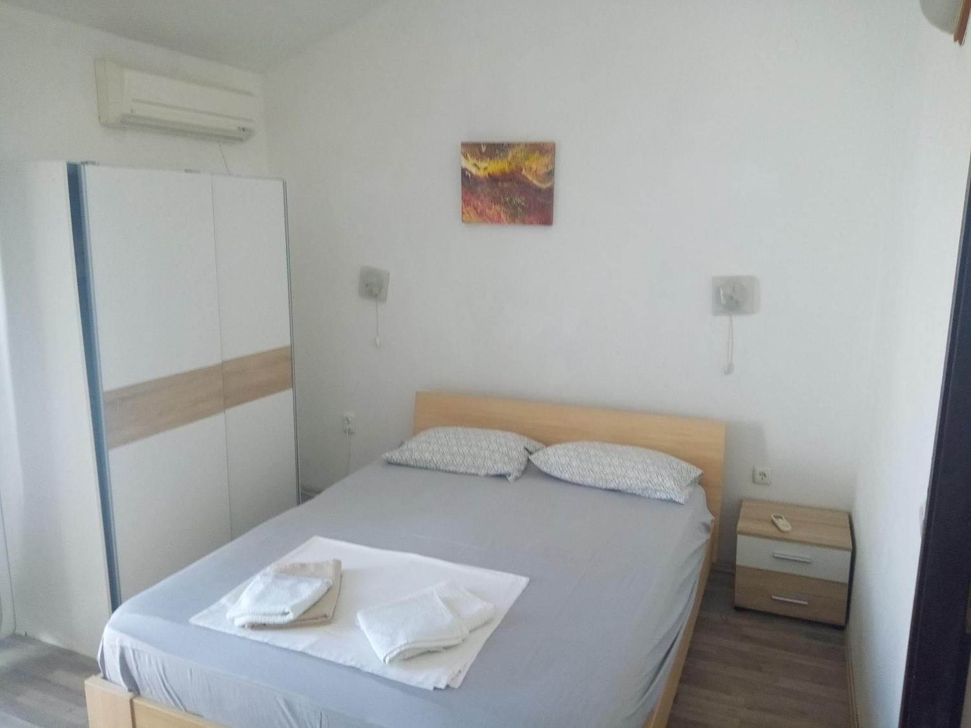 Apartments And Rooms Camelia Premantura Rum bild